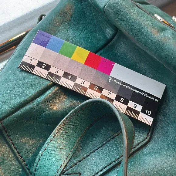 Fossil Leather CROSSBODY Like New - Picture 8 of 8